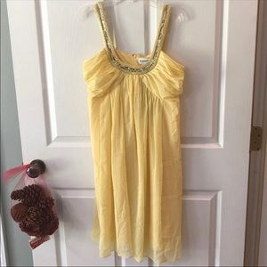 NWT-Motherhood Chiffon Maternity Yellow Dress 
Sm